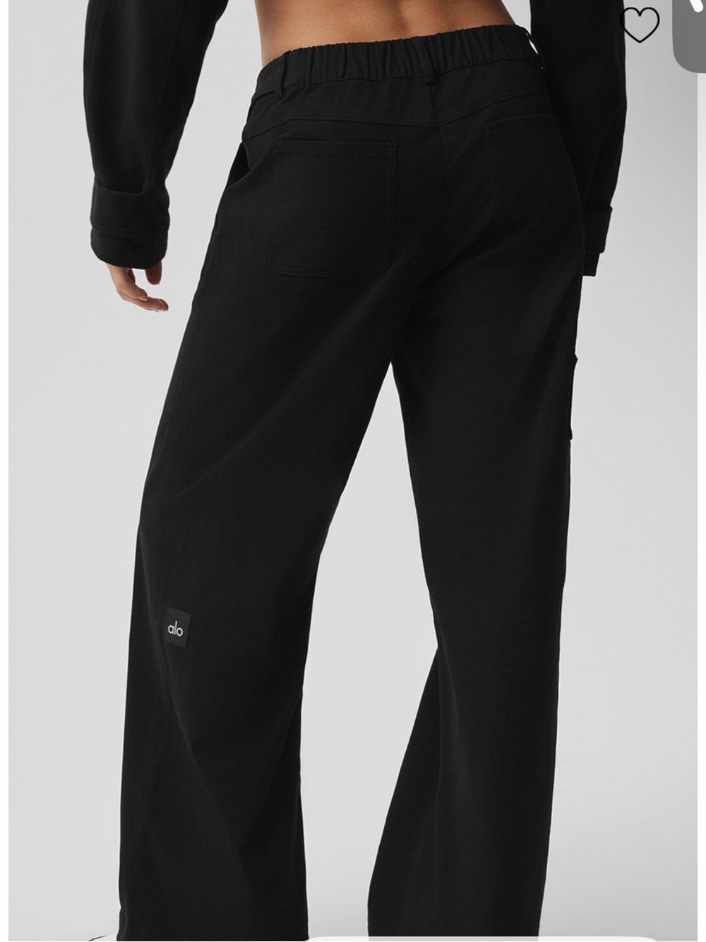 ALO Yoga Women Black Wide-Leg Pants. High road straight leg pant black